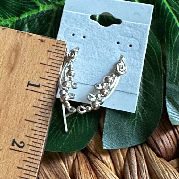 BOGO FREE CLIMER EARRINGS SILVER - Picture 3 of 4